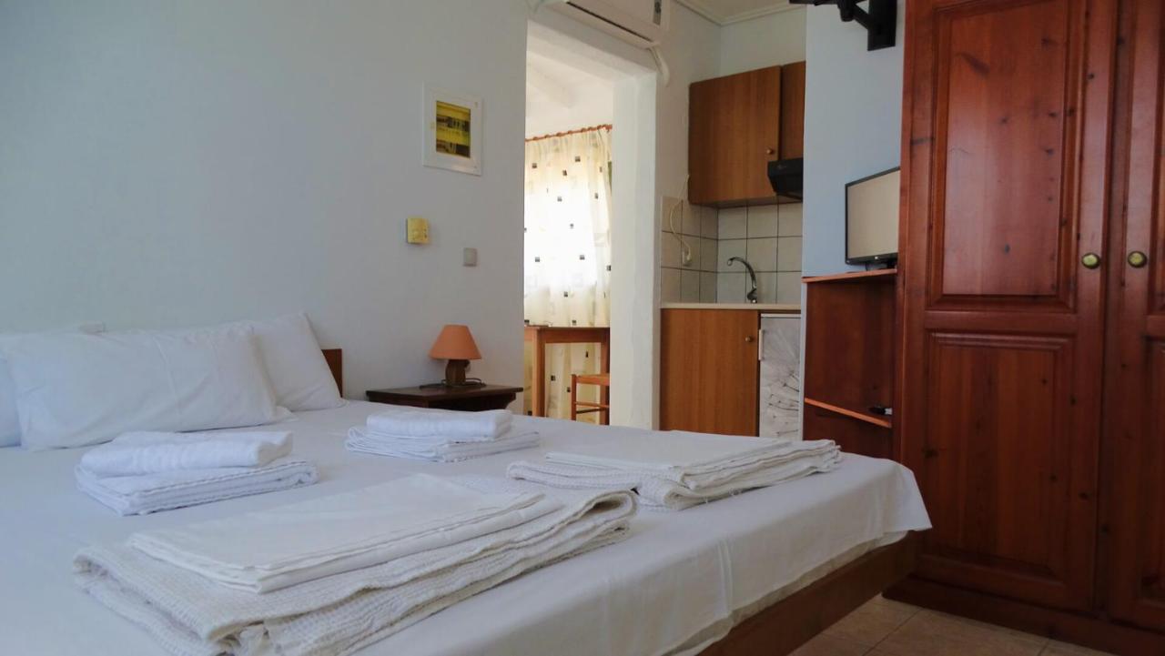 Agrambeli Rooms & Apartments Lefkáda エクステリア 写真
